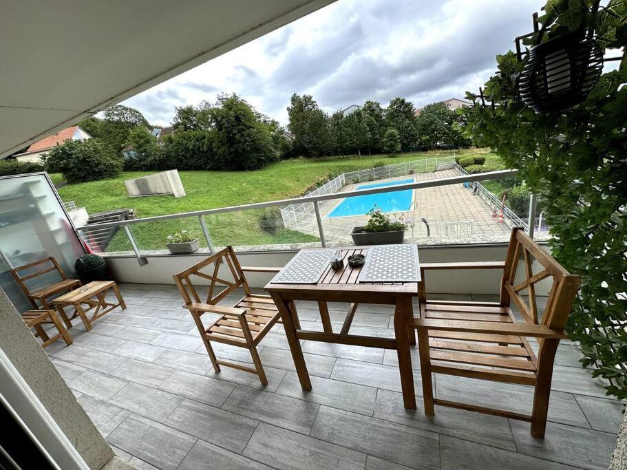 Appartement Cosy Avec Balcon Et Piscine Besançon Exteriér fotografie