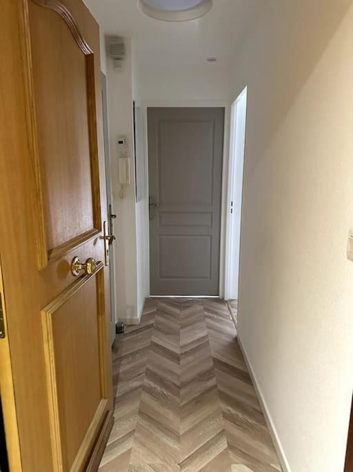 Appartement Cosy Avec Balcon Et Piscine Besançon Exteriér fotografie